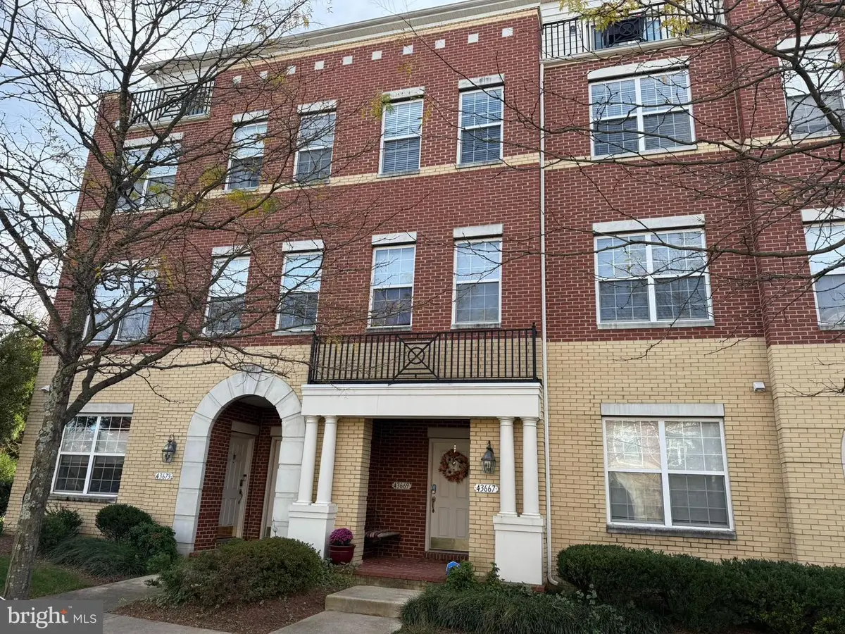 43669 Mcdowell Sq, Leesburg, VA 20176 - Image #1