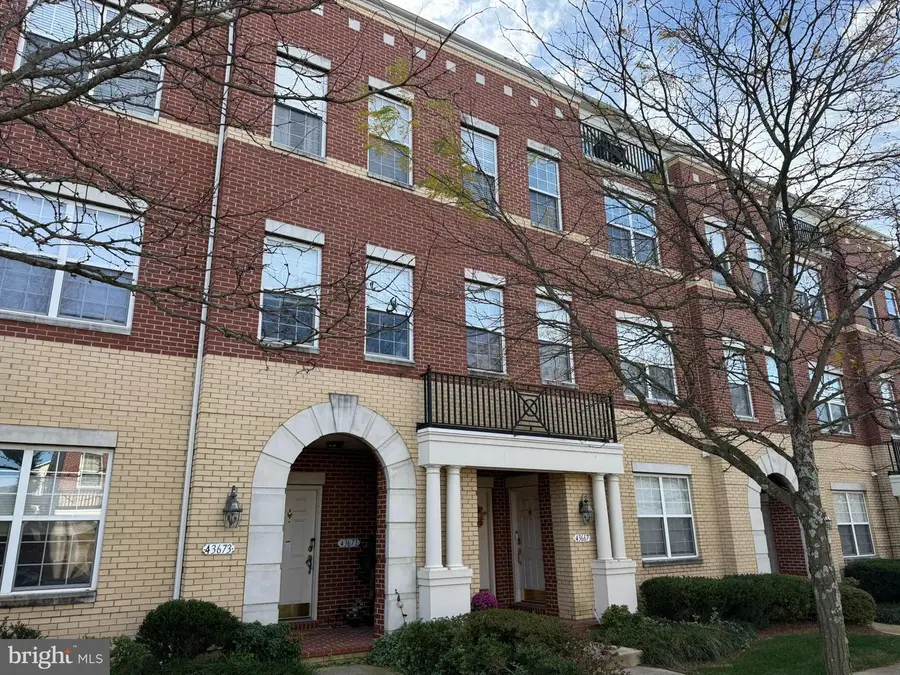 43669 Mcdowell Sq, Leesburg, VA 20176 - Image #2