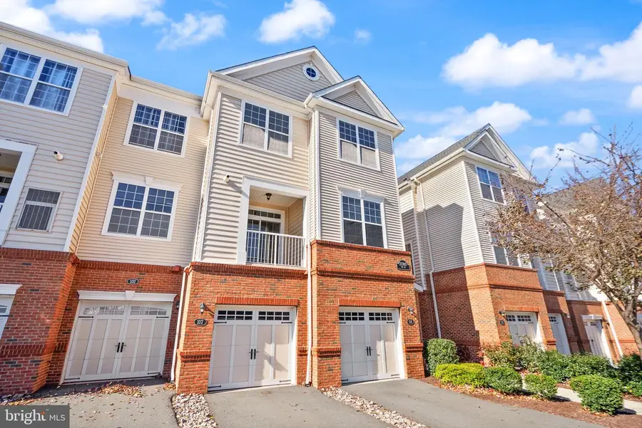 23305 Milltown Knoll Sq #106, Ashburn, VA 20148 - Image #2