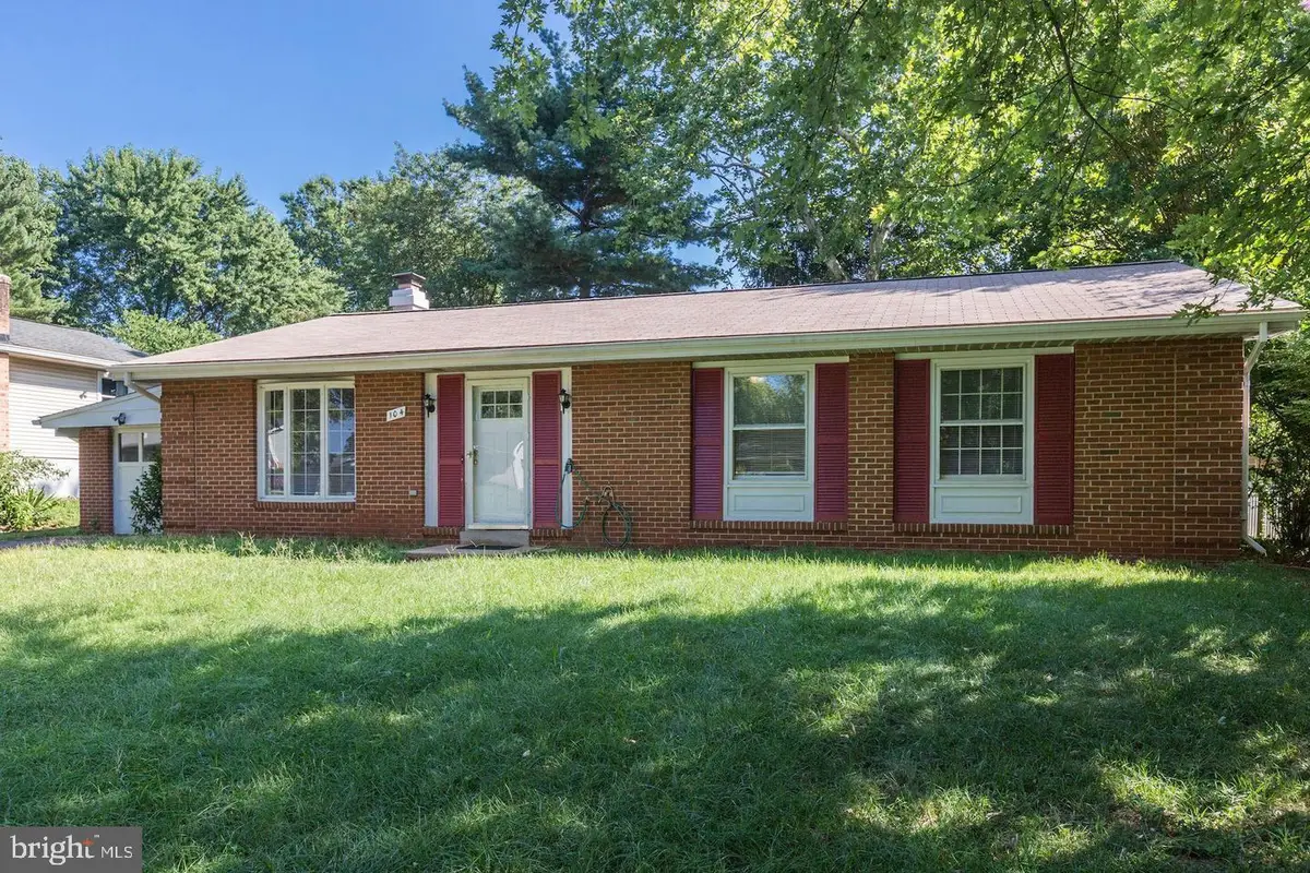 104 W Amhurst Pl, Sterling, VA 20164 - Image #1