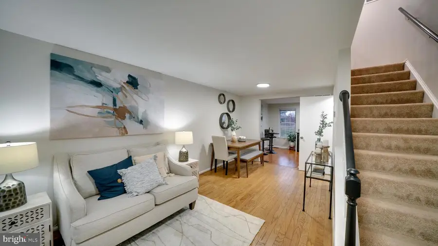 3 Palmer Ct, Sterling, VA 20165 - Image #2