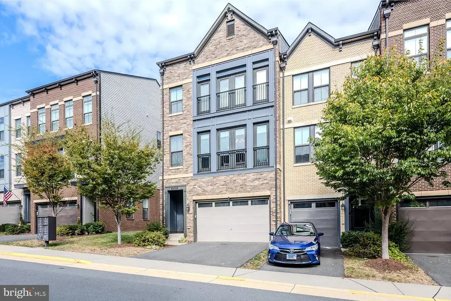 42298 Impervious Ter, Brambleton, VA 20148 - Image #3