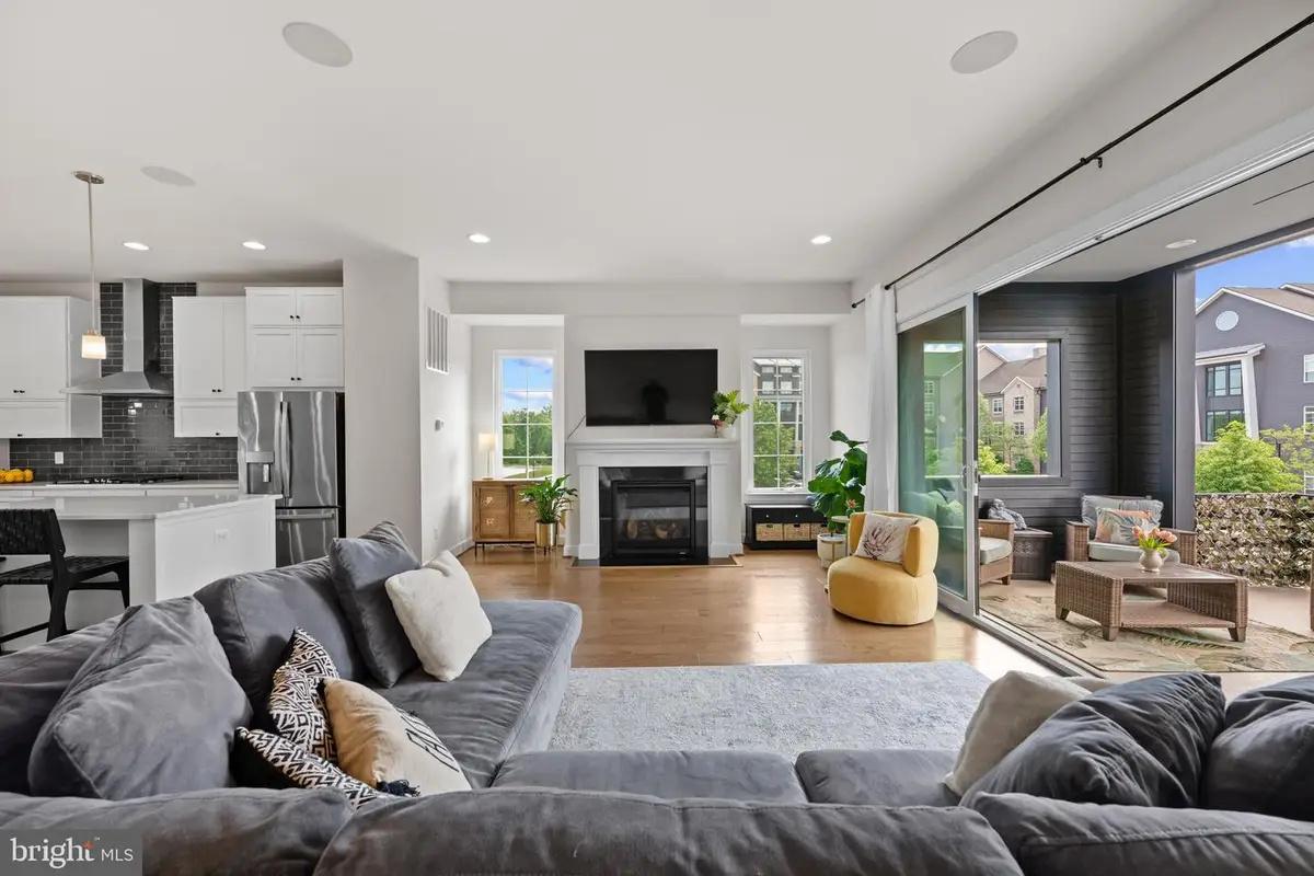 20305 Savin Hill Dr, Ashburn, VA 20147 - Image #1