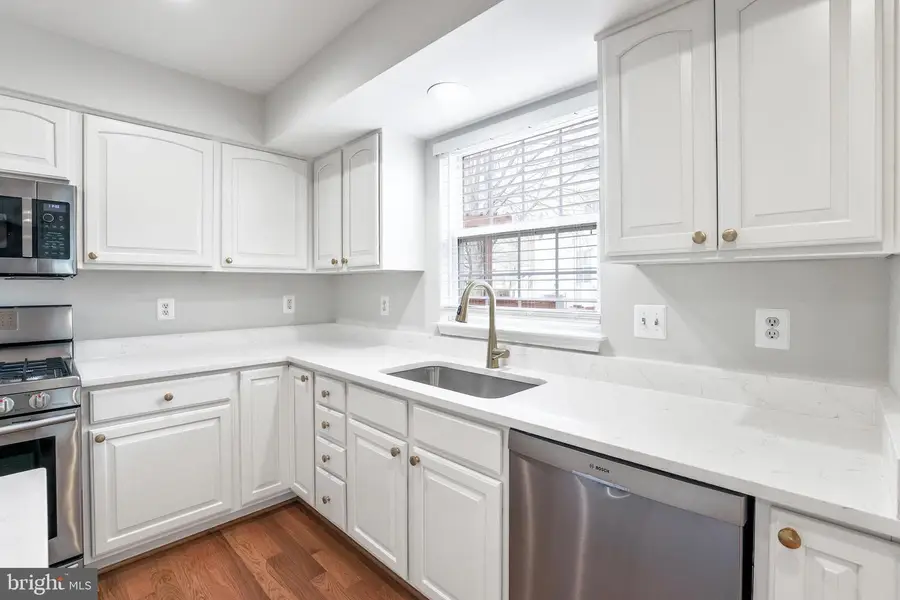 43160 Binkley Cir, Leesburg, VA 20176 - Image #3