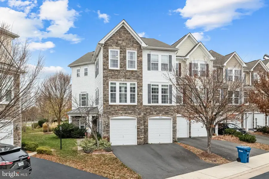 42462 Great Heron Sq, Brambleton, VA 20148 - Image #2