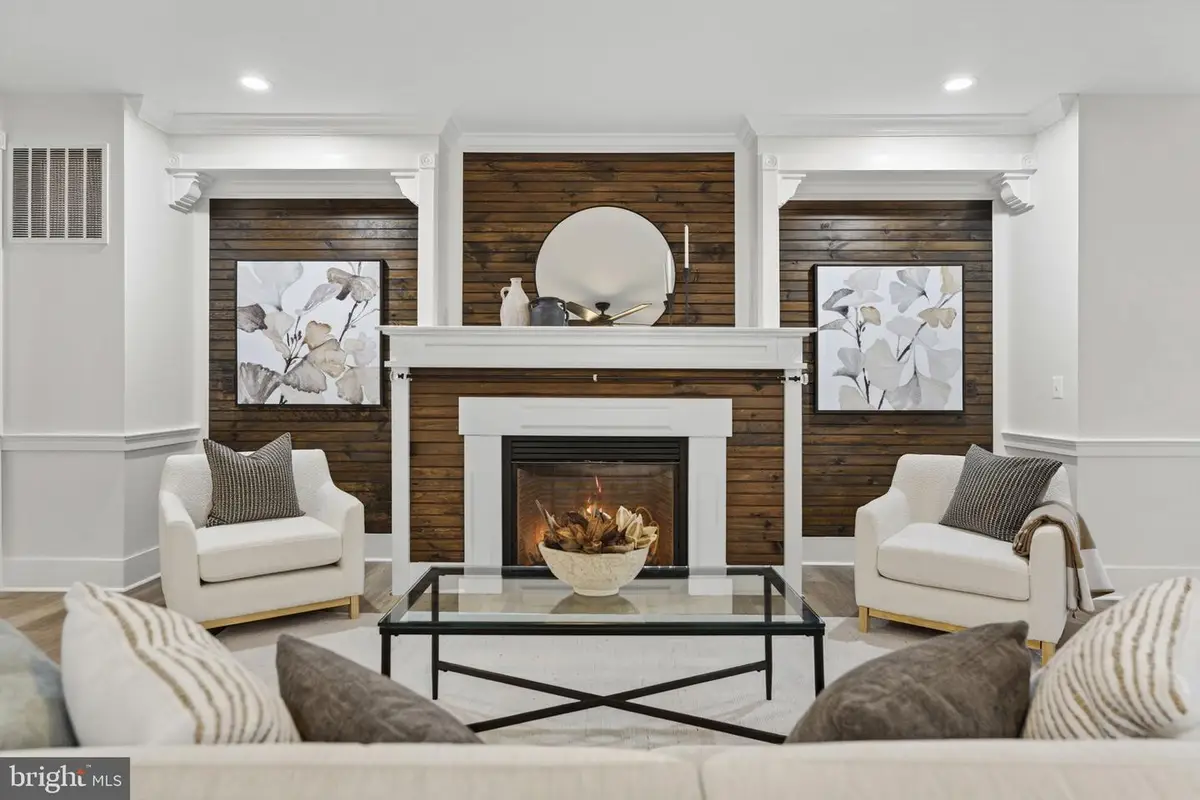 35080 Mcknight Ct, Round Hill, VA 20141 - Image #1