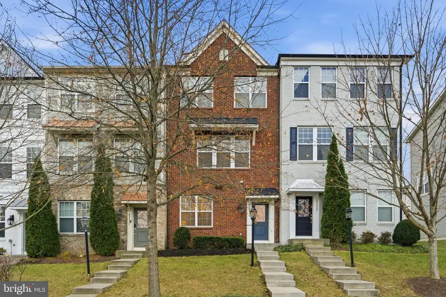 43911 Eastgate View Dr, Chantilly, VA 20152 - Image #3