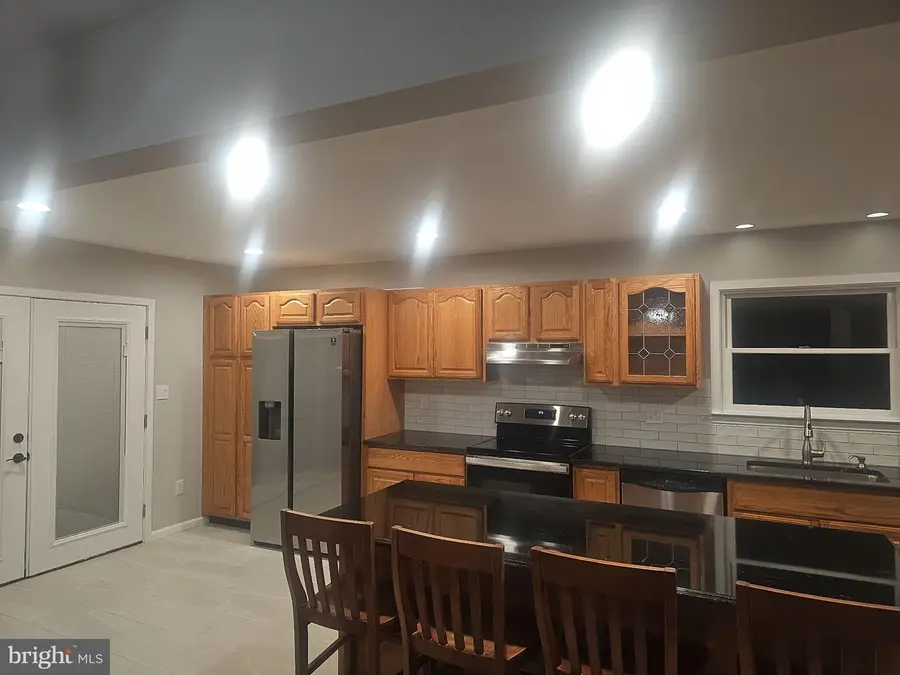 600 E Poplar Rd, Sterling, VA 20164 - Image #2