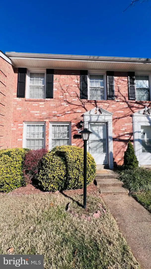 308 E Cornell Dr, Sterling, VA 20164 - Image #1