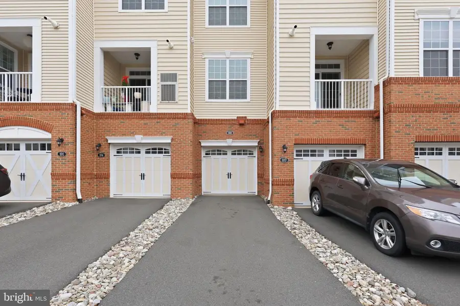 43032 Stuarts Glen Ter #102, Ashburn, VA 20148 - Image #3