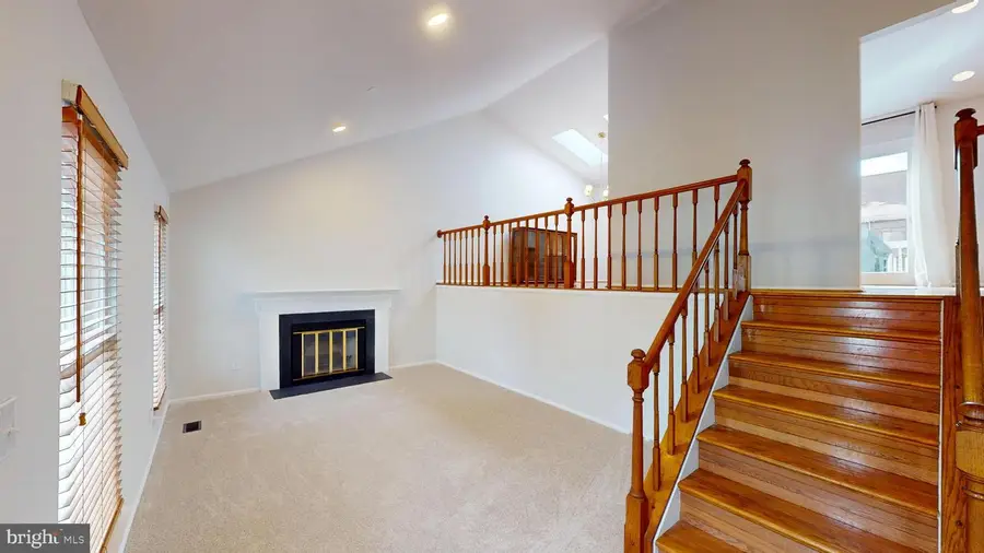 48 Mcpherson Cir, Sterling, VA 20165 - Image #2