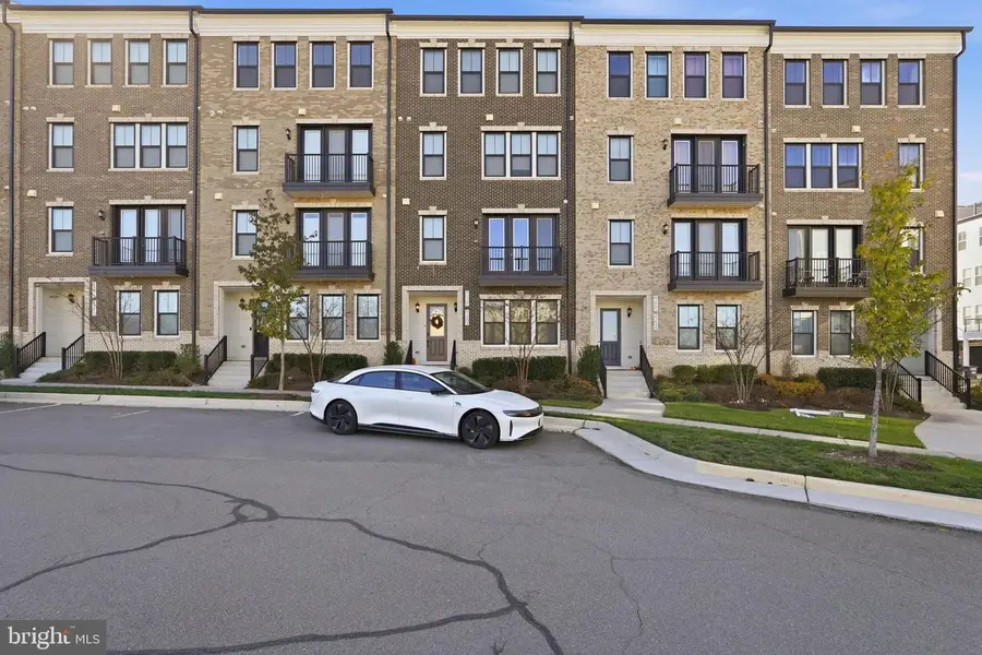 42605 Nubbins Ter, Ashburn, VA 20147 - Image #3