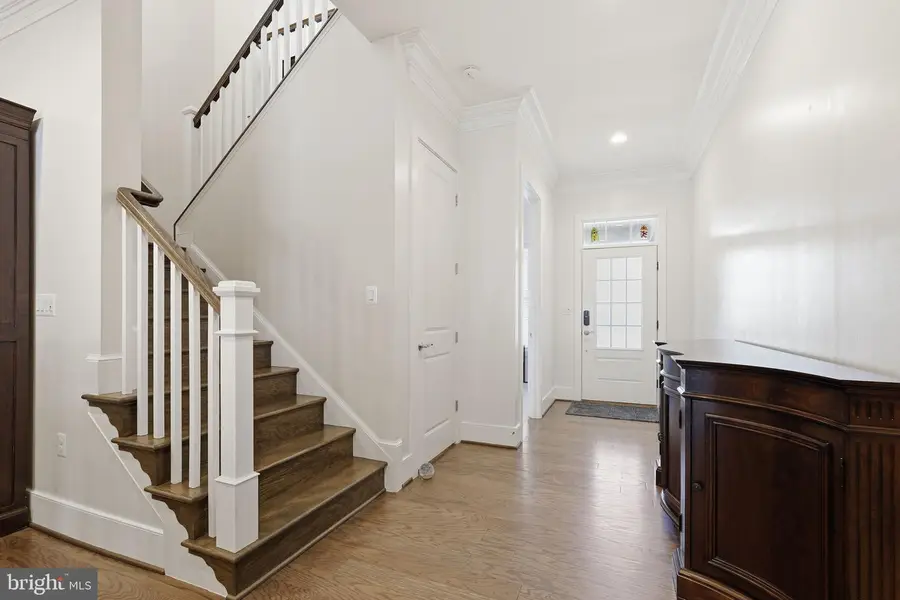 23595 Golden Embers Sq, Ashburn, VA 20148 - Image #2