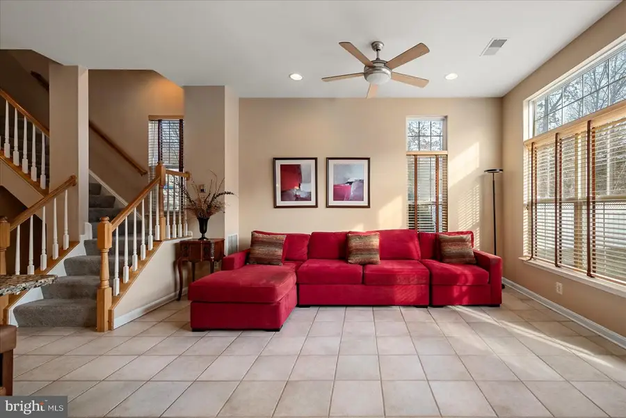 25542 Donegal Dr, Chantilly, VA 20152 - Image #3