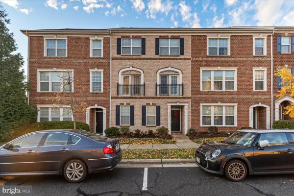 19461 Xerox Dr, LEESBURG, VA 20176