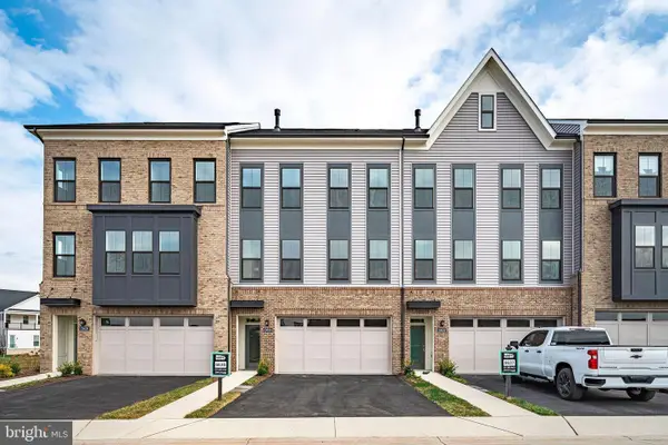 23630 Winterday Dr, ASHBURN, VA 20148