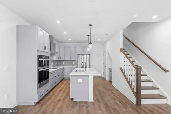 19719 Misty Moss Sq #1, ASHBURN, VA 20147