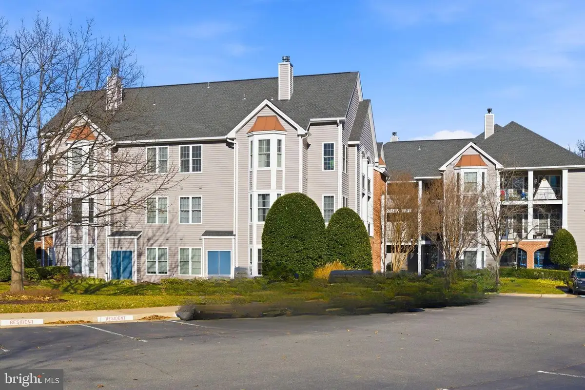 20419 Riverbend Sq #200, Sterling, VA 20165 - Image #1