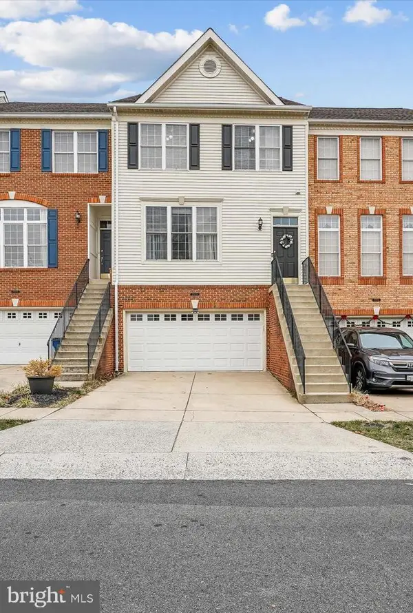 25830 Kirkwood Sq, CHANTILLY, VA 20152