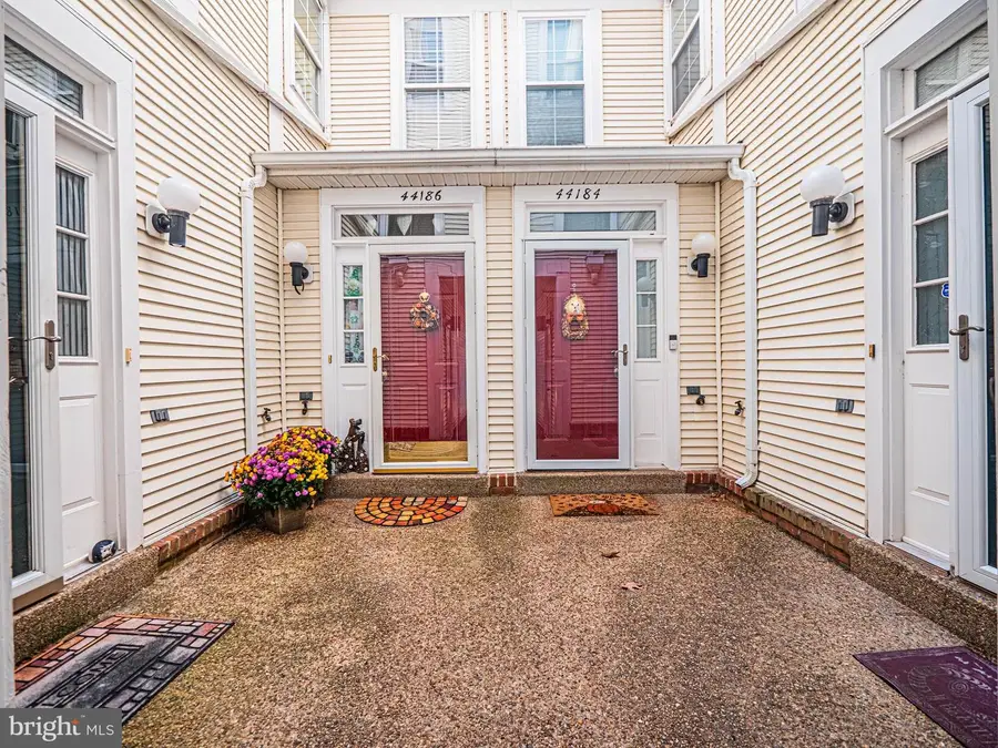 44186 Shady Glen Ter, Ashburn, VA 20147 - Image #2