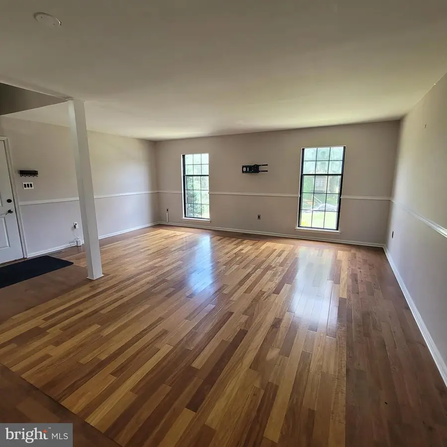 23 Jermyn Ct, Sterling, VA 20165 - #3