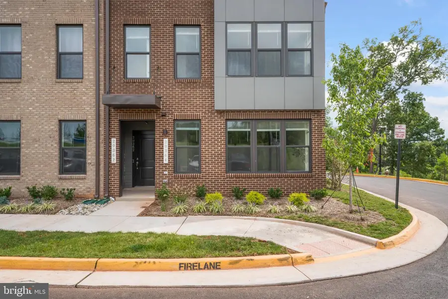 20364 Newfoundland Sq, Ashburn, VA 20147 - Image #2