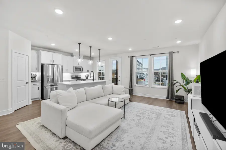 43255 Farringdon Sq, Ashburn, VA 20148 - #3