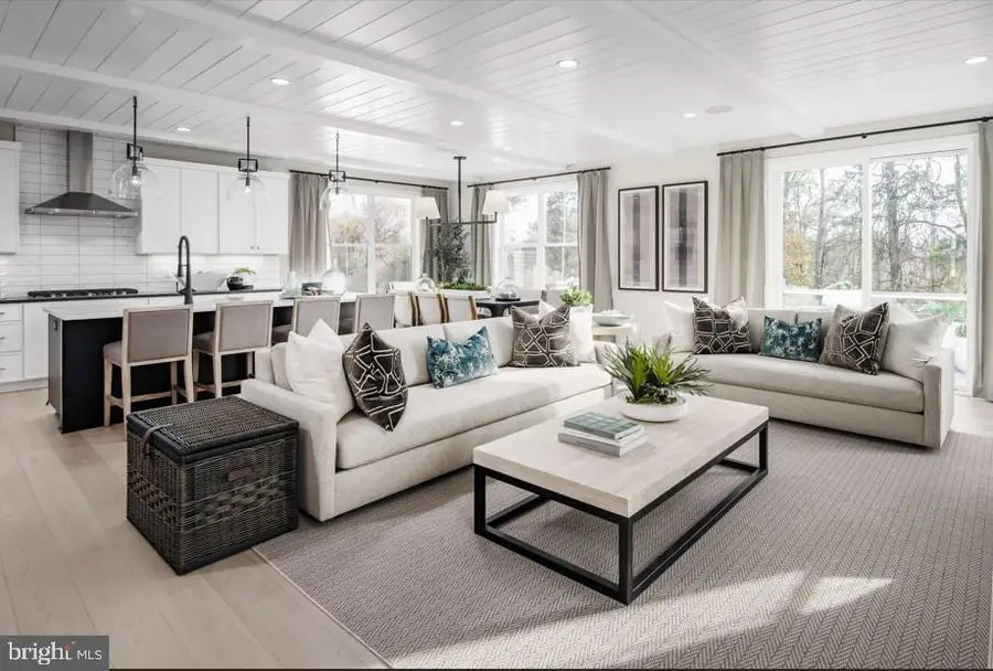 23535 Parkside Village Cir, Aldie, VA 20105 - Image #2