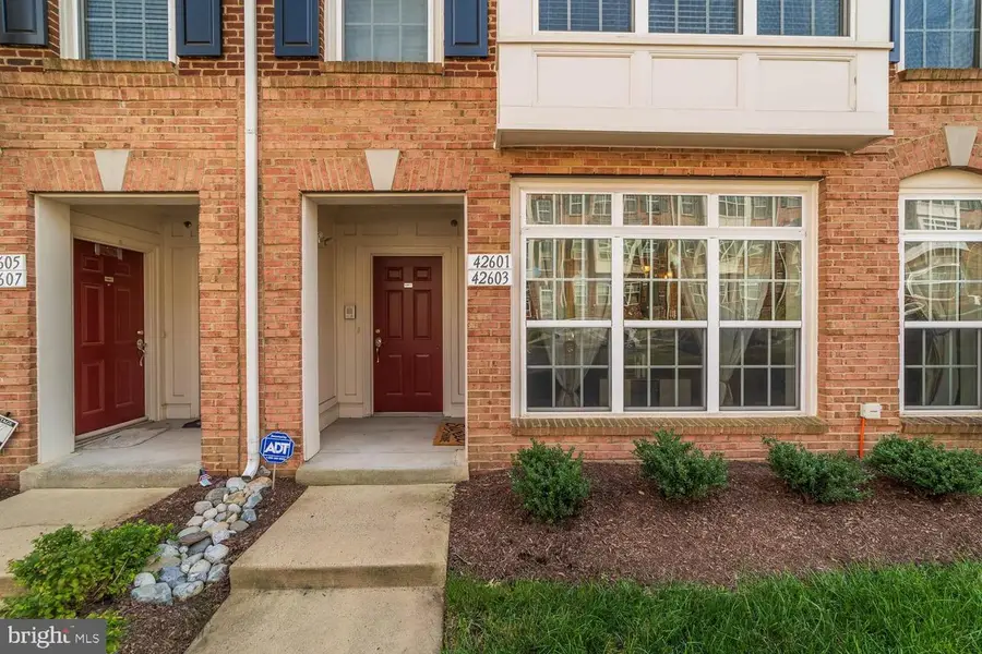 42601 Cardinal Trace Ter, Brambleton, VA 20148 - Image #2