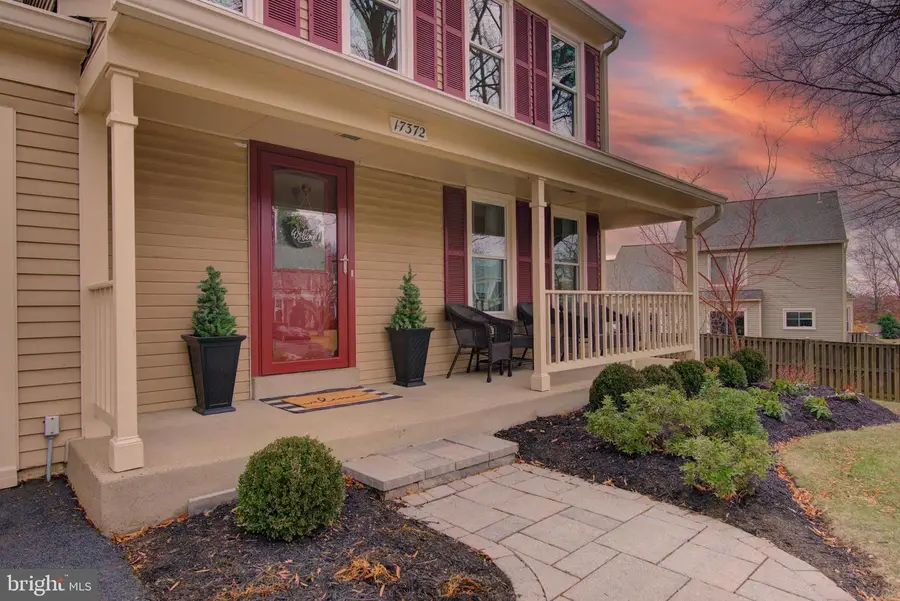17372 Hilltop Dr, Purcellville, VA 20132 - Image #2