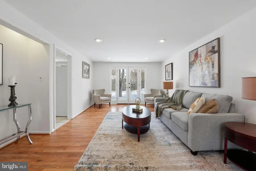 132 N Fillmore Ave, Sterling, VA 20164 - Image #3