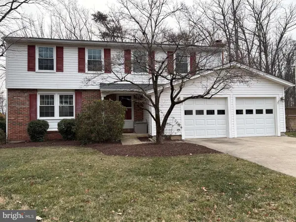 135 Applegate Dr, STERLING, VA 20164