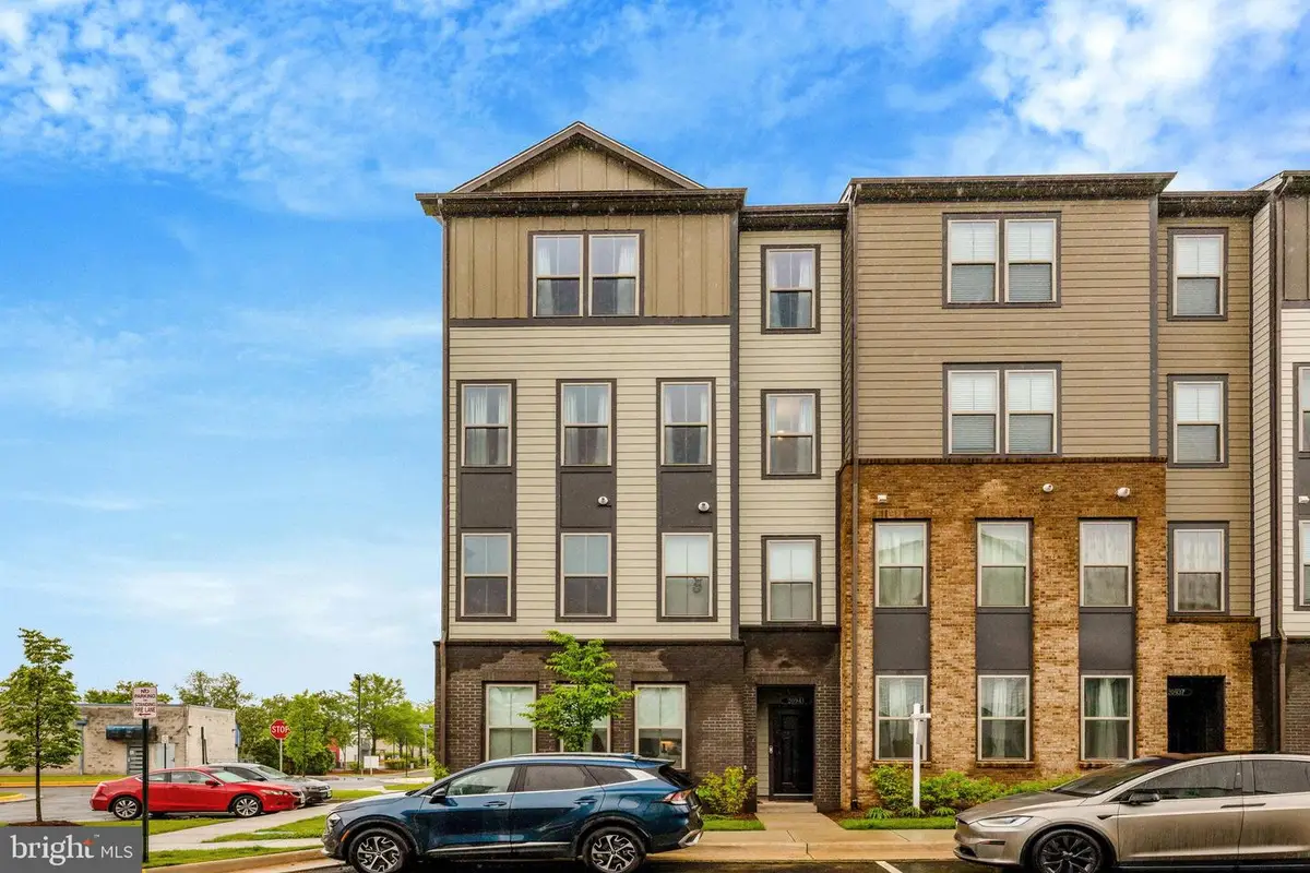 20941 Bluebird Sq, Sterling, VA 20165 - Image #1