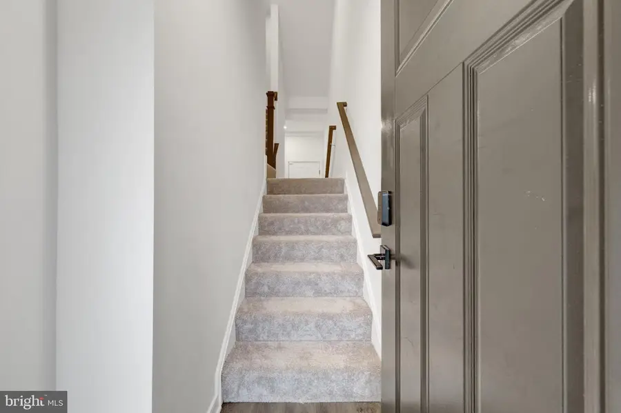 20941 Bluebird Sq, Sterling, VA 20165 - Image #3