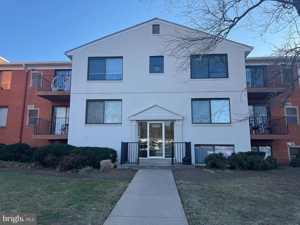 125-q Clubhouse Dr Sw #4, Leesburg, VA 20175 - Image #1