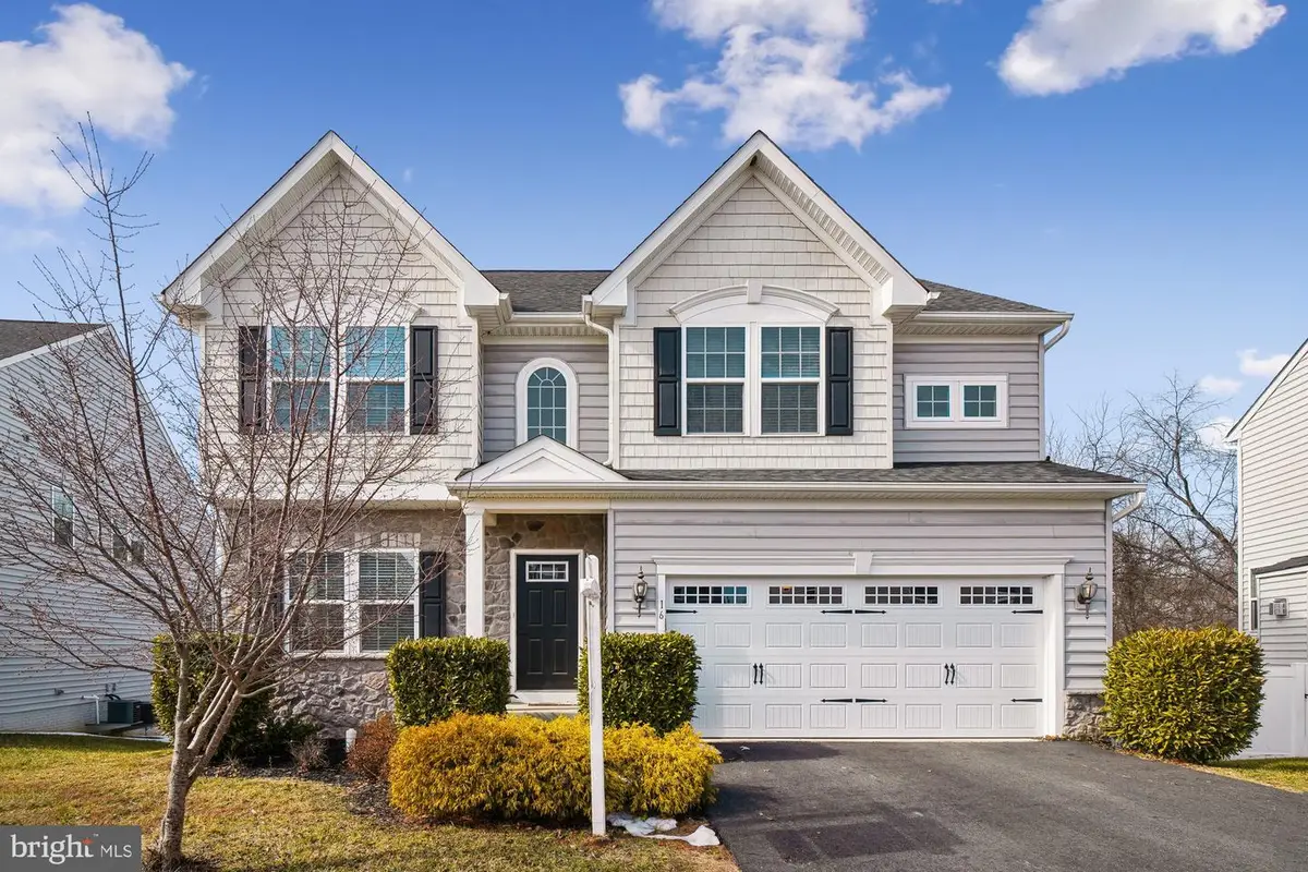 16 Bavarian Way, Lovettsville, VA 20180 - #1