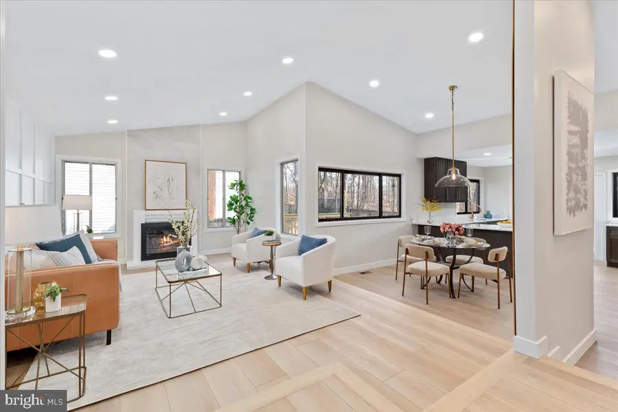 123 Hillsdale Dr, Sterling, VA 20164 - Image #2