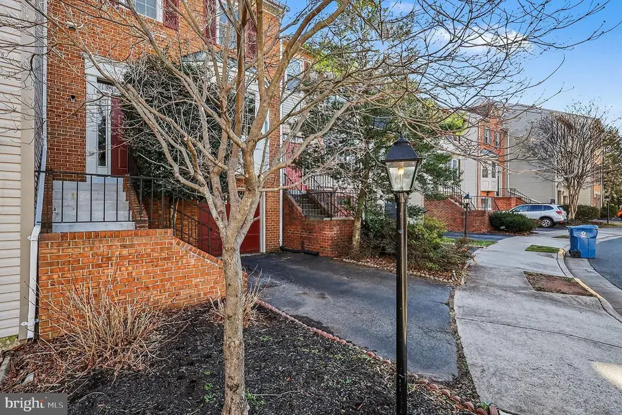 44102 Gala Cir, Ashburn, VA 20147 - Image #3