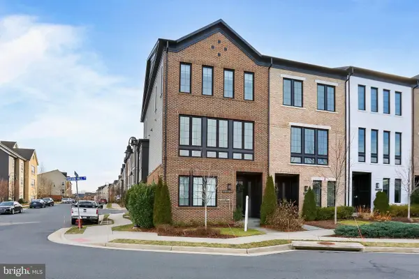 20305 Savin Hill Dr, ASHBURN, VA 20147