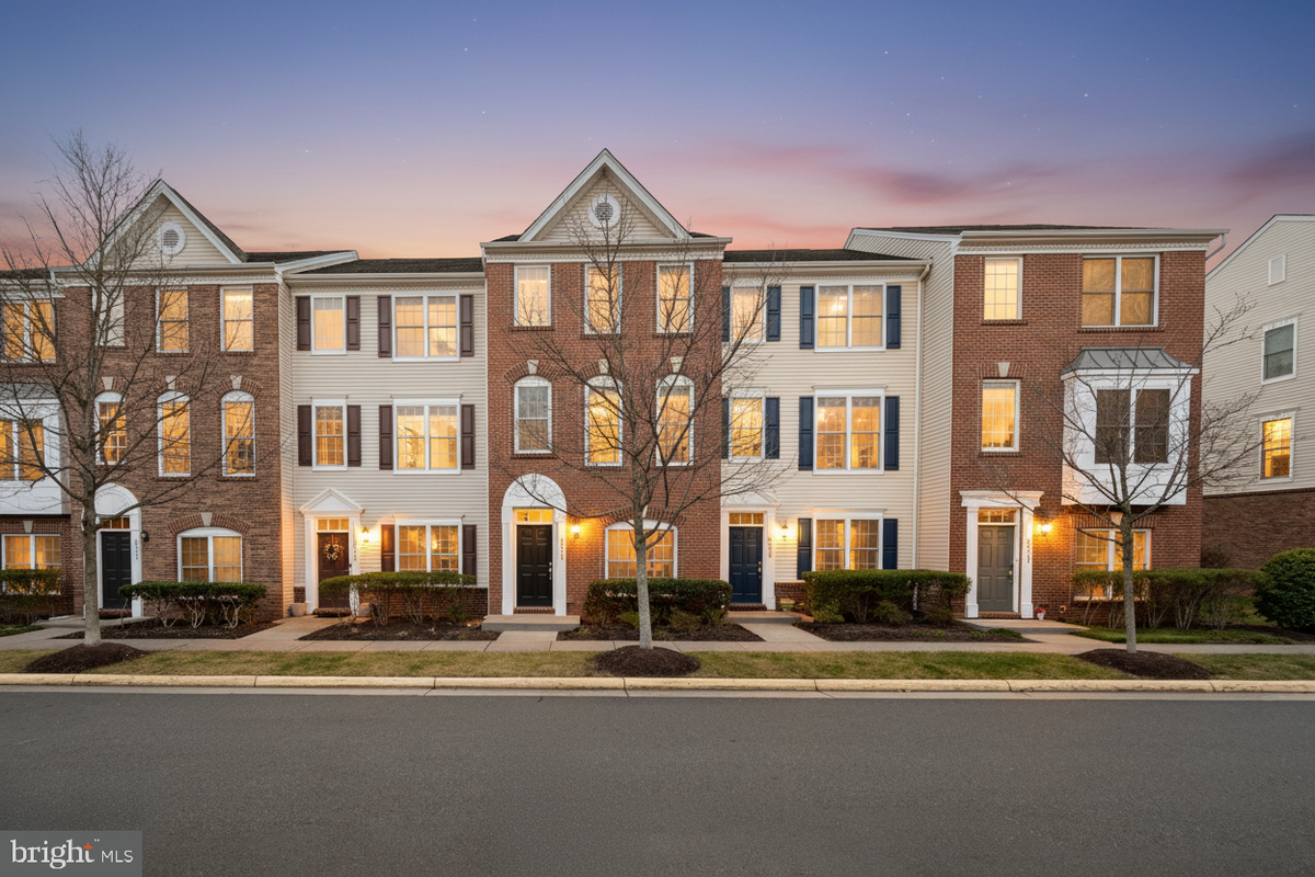 42919 Pamplin Ter #68c, Chantilly, VA 20152 - Image #1