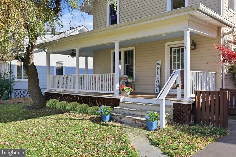 126 S 29th St, Purcellville, VA 20132 - Image #2