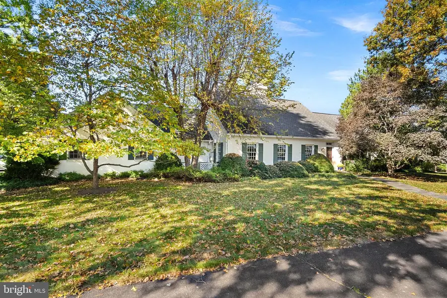 16309 Hamilton Station Rd, Waterford, VA 20197 - Image #2