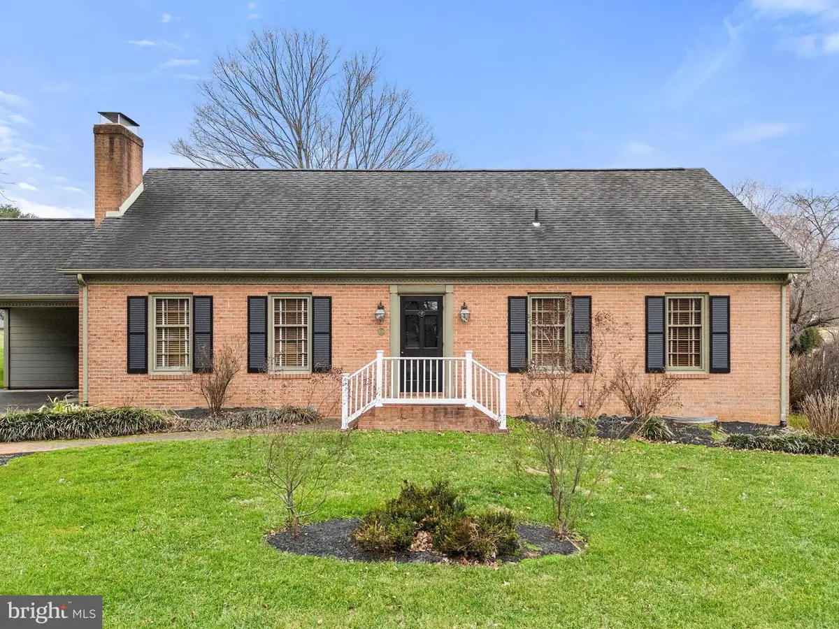 100 S Hughes St, Hamilton, VA 20158 - Image #1