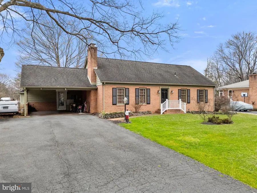 100 S Hughes St, Hamilton, VA 20158 - Image #2