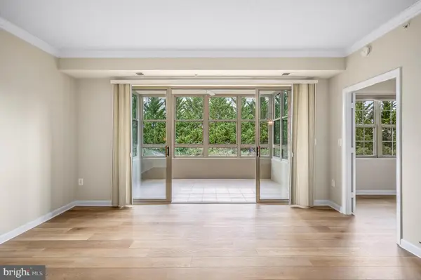 19350 Magnolia Grove Sq #303, LEESBURG, VA 20176