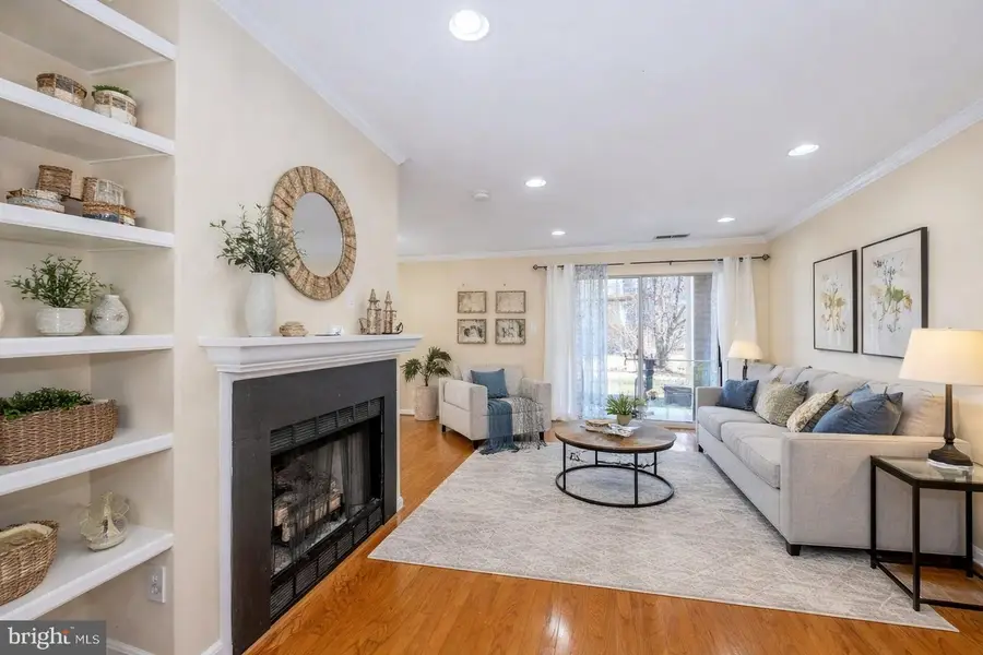 20602 Cornstalk Ter #101, Ashburn, VA 20147 - Image #2