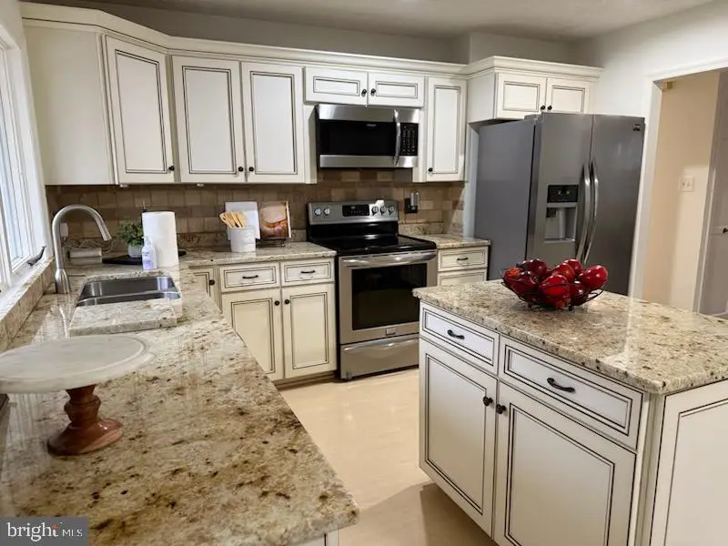 503 E Charlotte St, Sterling, VA 20164 - Image #3