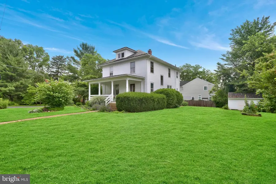 200 S Orchard Dr, Purcellville, VA 20132 - Image #2