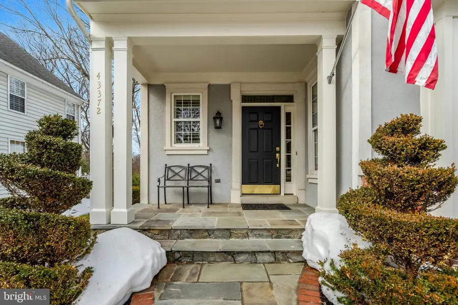 43372 Burke Dale St, Chantilly, VA 20152 - #2