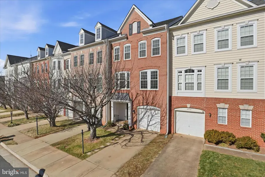 46164 Chester Ter, Sterling, VA 20165 - Image #2